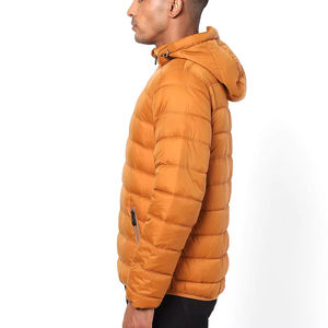 Veste matelassée à capuche confortable pour homme, légère et chaude, idéale pour le port quotidien décontracté et les aventures en plein air - Product Image 5