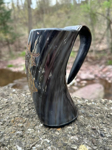 Mug en corne de buffle polie gravé en forme d'élk, style animal, par Tradebit - Product Image 5