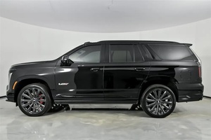 2026 Cadilla-c Escalade V-Series, clean used SUV, <b>auto</b>, RWD, <b>light</b> leather interior, ACC, stylish R20 wheels, luxury & power - Product Image 5