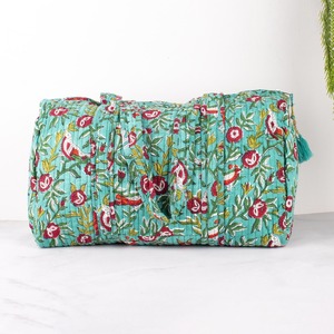 Sac de voyage en coton de haute qualité, écologique, matelassé à la main, à fleurs vertes, fermeture éclair, luxe, sport, durable, décontracté - Product Image 1