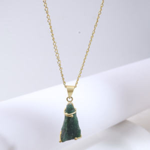 Magnifique collier en aventurine verte pour un usage quotidien - Product Image 1