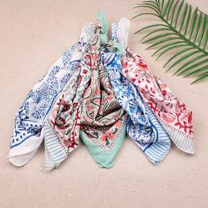 Pañuelos de Algodón Hechos a Mano, 5 Piezas, Pañuelo Bohemio para la Cabeza, Bufanda de Viaje de Verano, Cubre Rostro Reutilizable - Product Image 1