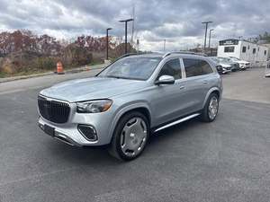 Increíble Mercedes-Benz GLS 600 Mercedes-Maybach 4MATIC 2024 Usado con Asientos de Cuero, Sistema de Navegación y Tecnología de Arranque Remoto - Product Image 4