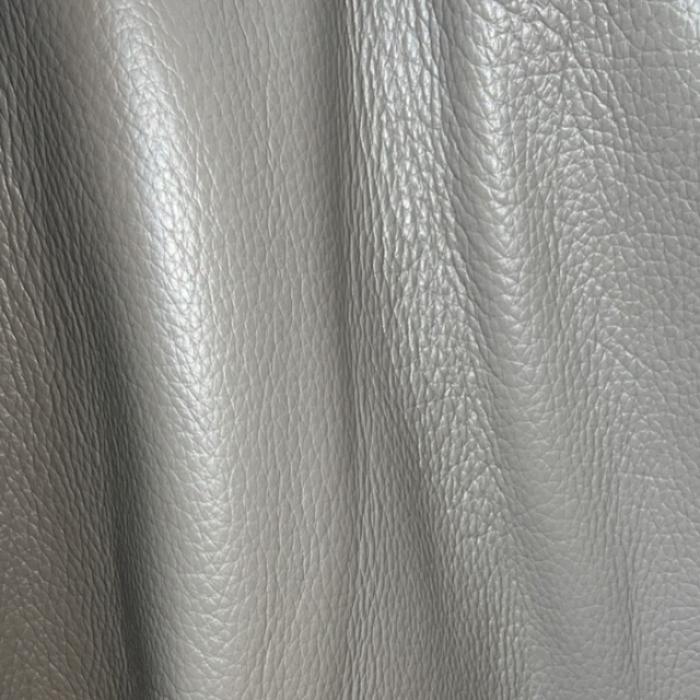 สีน้ำตาลอมเทา