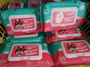 ผ้าเช็ดปากกระดาษเปียกแบบกดทิ้งได้วัสดุ100% แบบย่อยสลายได้ใช้ในห้องน้ำฉลากส่วนตัว2023 - Product Image 2