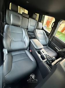 Toyota Land Cruiser 70 Série Wagon (LC76) d'occasion 2023, SUV noir, véhicule tout-terrain pour transport professionnel - Product Image 4