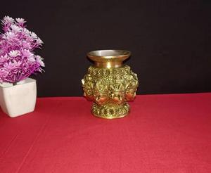 Olla de agua LOTA con propiedades ayurvédicas adecuada para la purificación del agua y rituales de salud - Product Image 1