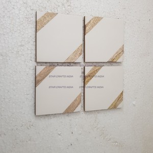 Vente en gros de sous-verres promotionnels ronds transparents à impression personnalisée en bois et résine avec logo sous-verres à café pour boissons - Product Image 5