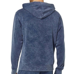 Sudadera con capucha ajustada para hombre, ropa deportiva ligera para gimnasio y correr, diseñada con tela transpirable de rendimiento elástico - Product Image 4