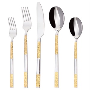 Elegante Juego de Cubiertos de Acero Inoxidable con Acabado Plateado y Mango Delgado para Comidas Familiares, Uso Diario, Fiestas y Recepciones - Product Image 5