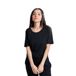 เสื้อยืดลำลองผ้าไหม/ผ้าฝ้าย/ใยไผ่สำหรับผู้หญิง สวยงาม ระบายอากาศได้ดี น้ำหนัก 200 กรัม รับสกรีนโลโก้ สีและขนาดตามสั่ง - Product Image 1