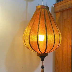 Linternas de bambú y seda hechas a mano de estilo asiático para decoración interior y exterior durante el Festival del Medio Otoño o el Año Nuevo Lunar - Product Image 1