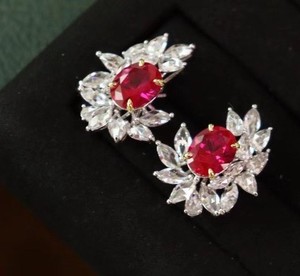 Pendientes de Plata de Ley 925 con Diseño de Hoja Delicada, Joyería Moderna y Exclusiva con Circonita Cúbica, Regalo para Mujer - Product Image 2