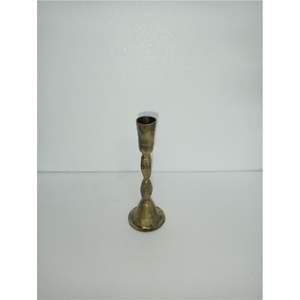 Bougeoir en métal artisanal finition laiton antique doré, support décoratif pour bougie conique, idéal pour centre de table de mariage - Product Image 1