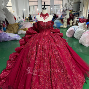 Robe de bal Quinceañera élégante rouge à volants et décolleté cœur avec corset, perles et appliqués, taille naturelle, écologique - Modèle XS262 - Product Image 5