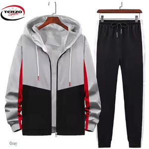 Chándal con estampado de diseños personalizados 2024 a precio al por mayor, chándal de entrenamiento para gimnasio, chándal personalizado para correr para hombre - Product Image 3