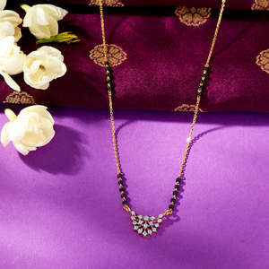 Collar Mangalsutra Moderno con Diamantes para Mujer, Diseño de Orquídea Dorada - Product Image 1