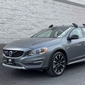 Voiture d'occasion de qualité abordable, Volvo S-60 Cross 2016, conduite à gauche - Product Image 1