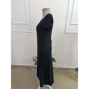 Robe mi-longue en viscose pour femme, col rond, manches courtes, col coloré, évasée, 36303 - Noir - Product Image 5
