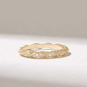 Anillo de Boda de Diamante Moissanita de Media Eternidad Trenzado en Oro de 14K de Diseño Moderno para Mujer, Joyería de Uso Diario a Precio de Mayoreo - Product Image 1