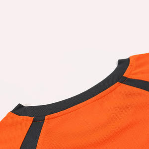 Camiseta de secado rápido en blanco con logotipo personalizado, camiseta unisex de sublimación de poliéster con manga raglán, Camiseta deportiva transpirable para hombre - Product Image 3