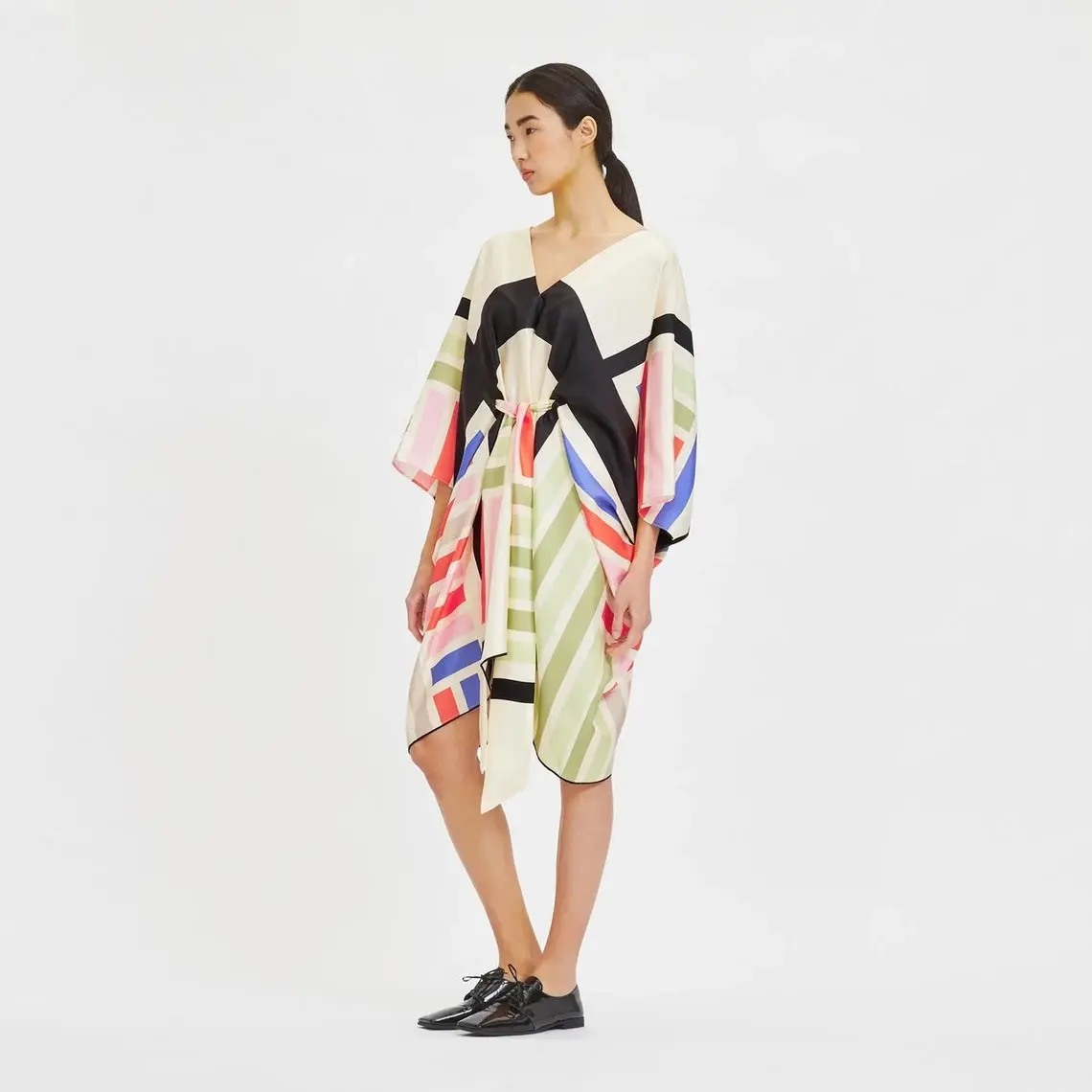 मल्टी कलर बनाम गर्दन और बेल्ट शैली फैंसी काफ्टन मुद्रित महिला गर्मियों के कपड़ों के लिए कफ्तान मुद्रित