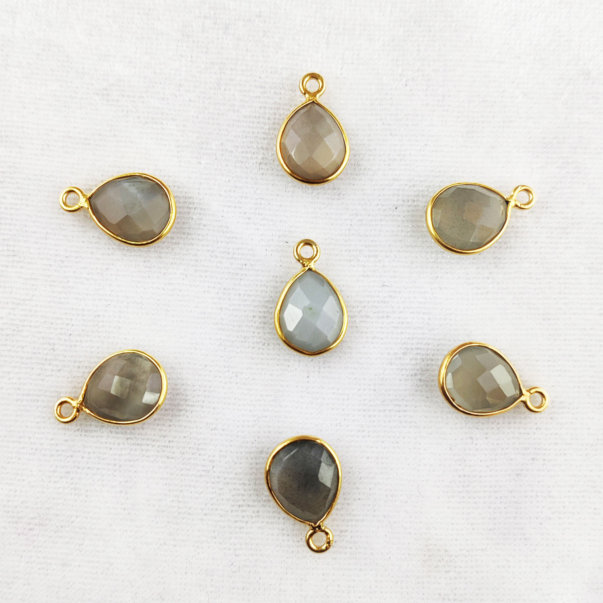 เช่นเดียวกับรูปภาพ