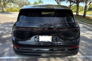 VOITURE ÉLECTRIQUE EXTREMEMENT PROPRE 2026 LUCID GRAVITY GRAND TOURING 828 CHEVAUX D'ALIMENTATION MOTEUR DOUBLE AWD PRÊTE À LA LIVRAISON - Product Image 6