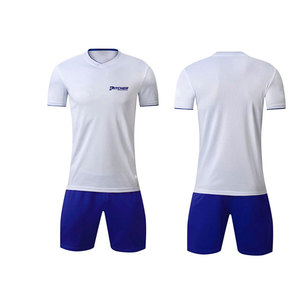 Uniforme de fútbol de venta directa de fábrica para hombres 100% poliéster ecológico ligero hecho en Pakistán - Product Image 1