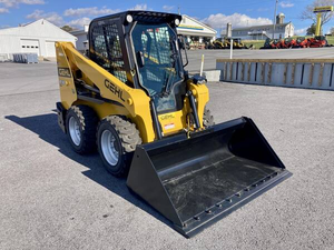 Composant essentiel du moteur de chargeuse sur pneus diesel jaune Gehl Skid Steer Loader - Product Image 4