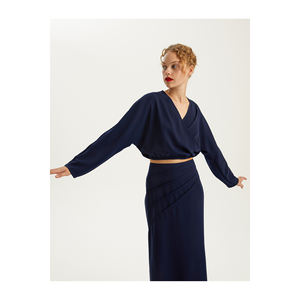 Blusa Cruzada para Mujer BGN con Cintura Elástica, Diseño Elegante - Product Image 2