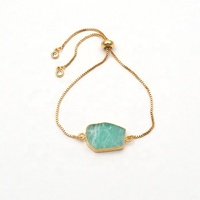 Bracelet ajustable en laiton plaqué or avec pierre précieuse Amazonite verte naturelle de forme fantaisie, fait main, élégant et tendance
