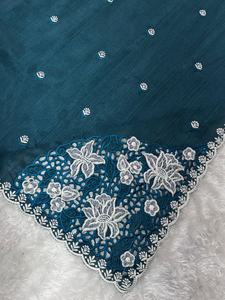 Sari en coton Tusser pour femmes avec broderie au fil et bordure en dentelle, chemisier inclus, fabriqué en Inde - Product Image 4