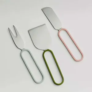 ชุดชีสจระเข้ดีไซน์แบบพรีเมี่ยมทำจากสแตนเลสพร้อมด้ามจับทองเหลืองเหมาะสำหรับใช้ในงานแต่งงานและรับประทานอาหารอย่างหรูหรา - Product Image 5