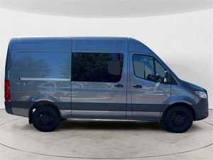 Mercedes-Benz Sprinter Van 2024 Usada en Buen Estado, Tracción en las Cuatro Ruedas, Interior de Cuero, Exterior Oscuro, Control de Crucero Adaptativo, Transmisión Automática, Volante a la Izquierda, R18 - Product Image 4