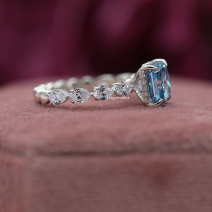 Anillo de compromiso de diamante cultivado en laboratorio con corte de pera radiante, oro sólido de 14K con ajuste de pavé, anillo certificado IGI de lujo para mujer - Product Image 4