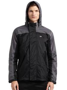 Nuevos conjuntos de moda para hombre, conjunto de pantalones cortos de nailon, conjunto hecho a medida para hombre, conjunto corto cortavientos de dos piezas de poliéster con cremallera para hombre - Product Image 3
