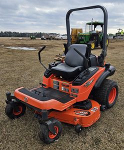 Se vende cortadora de césped Kubota ZG327 del 2016 - Product Image 1