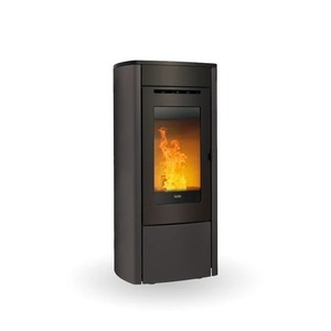 Poêle à granulés de bois moderne autoportant 8KW en acier avec télécommande pour chauffage intérieur de salon - Product Image 1