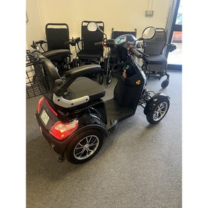 Scooter de Movilidad Todoterreno ZT4 Nuevo con Velocidad de hasta 8 mph y Alcance de 45 Millas para Suministros de Terapia de Rehabilitación - Product Image 5