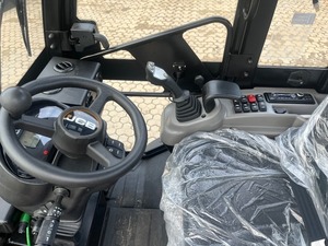 รถตักล้อยาง JCB 403 Plus — สินค้าจากยุโรป |   ผู้ผลิต OEM |   ความต้องการสูงสำหรับงานก่อสร้างและเกษตรกรรมในสหภาพยุโรป - Product Image 3