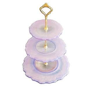 Support à gâteau de la plus haute qualité pour servir des outils en résine et en métal Plaque ronde avec support à gâteau en résine époxy Gâteau et pâtisseries modernes Stan - Product Image 5