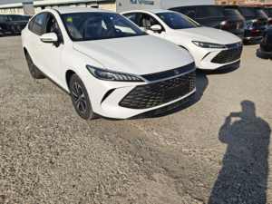 2025 Qin DM-i PHEV Sedán Híbrido Vehículo de Conducción Inteligente Cinco Plazas 55km 120km Sin Accidentes y Listo para Usar - Product Image 2