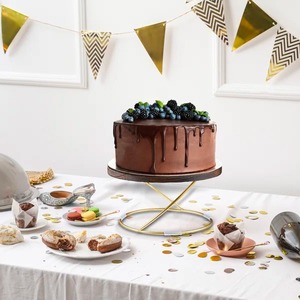 Support à gâteau rond en bois avec support en métal doré pour la présentation de gâteaux de fête, célébration d'anniversaire, rassemblement familial et utilisation pour offrir en cadeau - Product Image 3