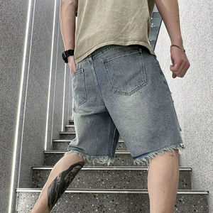 Pantalones cortos de diseñador para hombre, pantalones cortos de mezclilla rasgados, cintura alta, ajuste holgado, dobladillo crudo deshilachado, estilo de calle de moda - Product Image 3