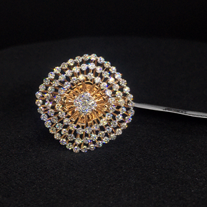 Anillo de Oro Rosa de 18K de Lujo con Piedra Central de 1.34 TCW Claridad SI, Diseño Clásico Único y Elegante con Halo de Diamantes Menores para Mujer - Product Image 1