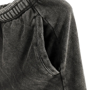 ขายส่งโลโก้ที่กําหนดเองคุณภาพผ้าฝ้ายกางเกงขาสั้นเหงื่อด้อยสีดําวินเทจกรดล้างกางเกงขาสั้นสําหรับผู้ชายทําเองสั้น - Product Image 4