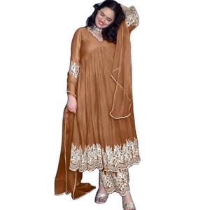 Dernier Designer Pure Chinon Soie Broderie Séquence Travail Anarkali Robe Par FabZone - Product Image 1