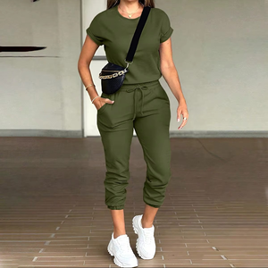 ชุดกีฬาสองชิ้นสำหรับผู้หญิง แฟชั่นฤดูหนาว สวมใส่สบาย สีพื้น เสื้อแขนยาว คอเต็มตัว กางเกงขายาวเอวยางยืด รับสั่งทำ - Product Image 4