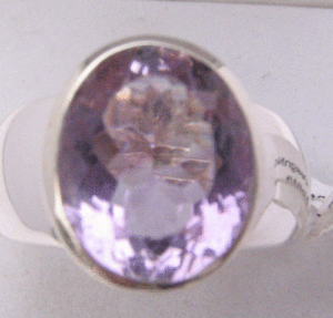 แหวนพลอยอเมทิสต์ทรงเหลี่ยมเพชรพลอยรูปเรขาคณิตของผู้ชาย3.80 CTS ชุบโรเดียมชุบเงินแท้ - Product Image 1